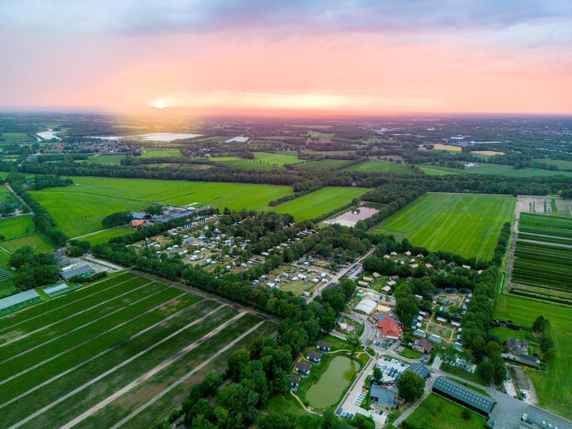 Hotel Glamping Twente Denekamp Esterno foto